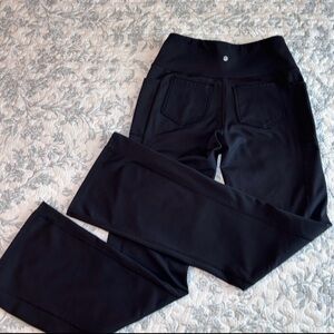 Women's Athletic Yoga Leggings with Flare Legs Back & Side Pockets NWOT